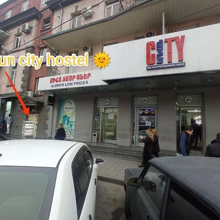 Sun City Hostel Yerevan Exterior photo